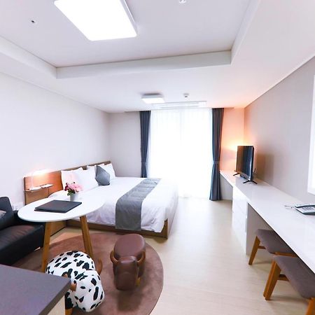 Geoje Leein Stay Hotel Bagian luar foto