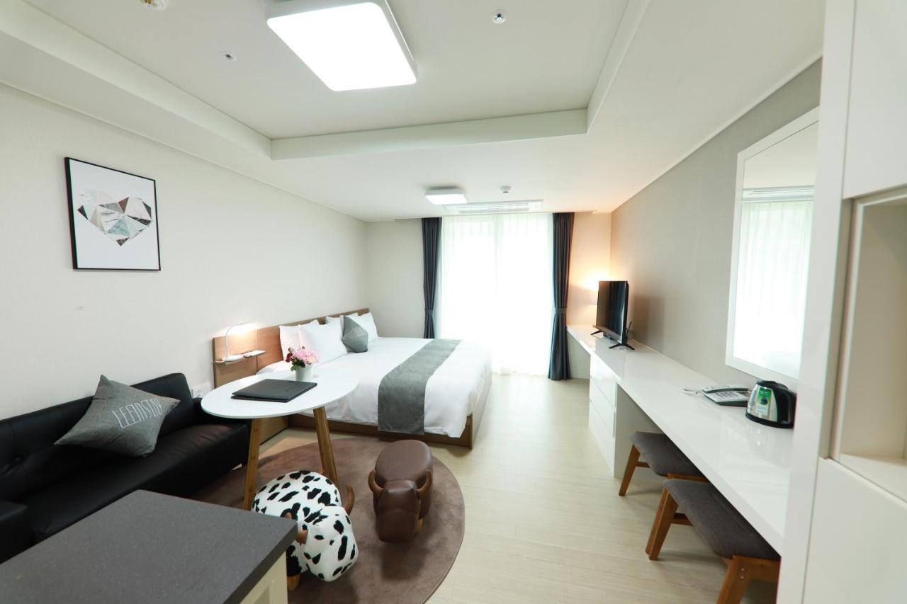 Geoje Leein Stay Hotel Bagian luar foto