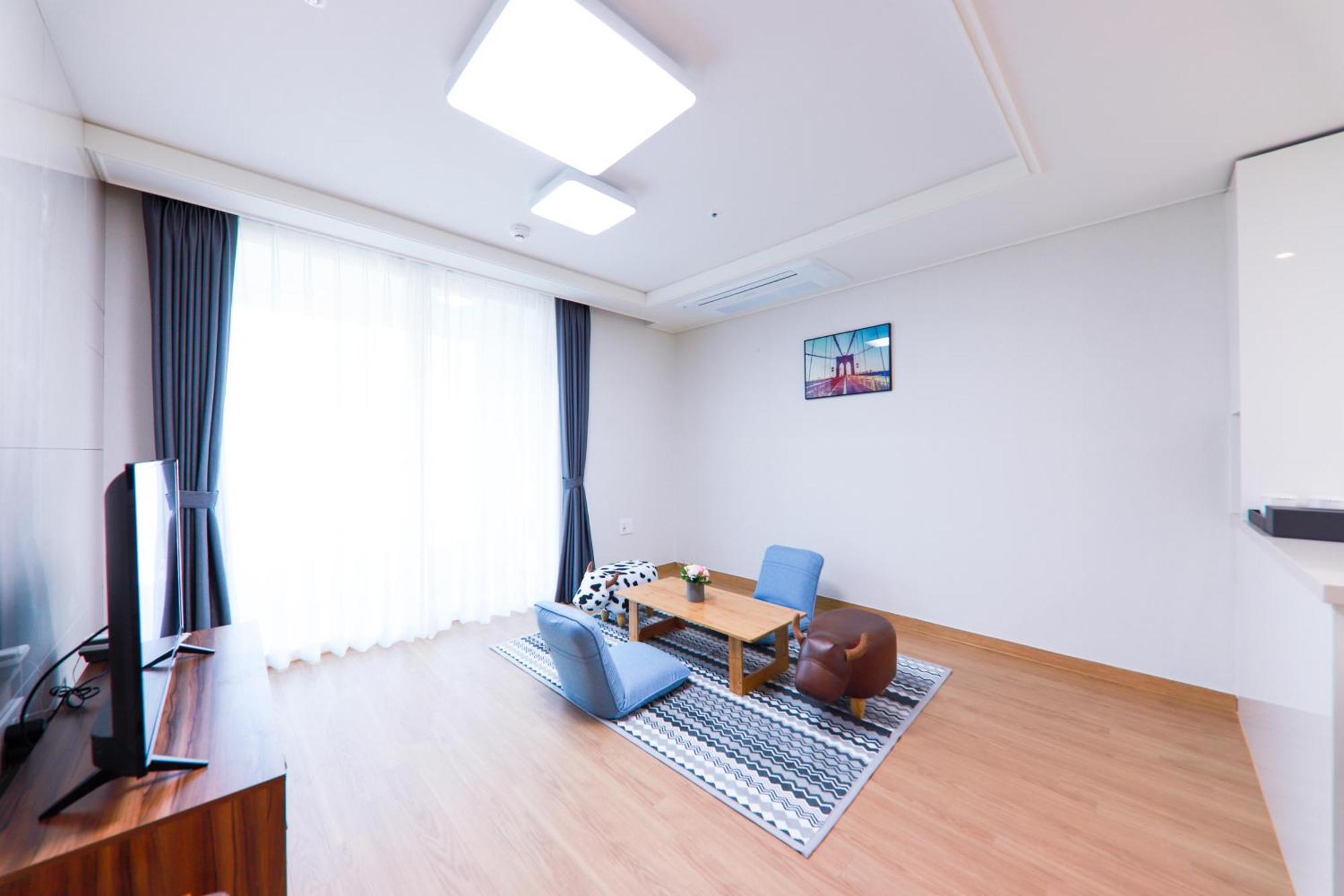 Geoje Leein Stay Hotel Bagian luar foto