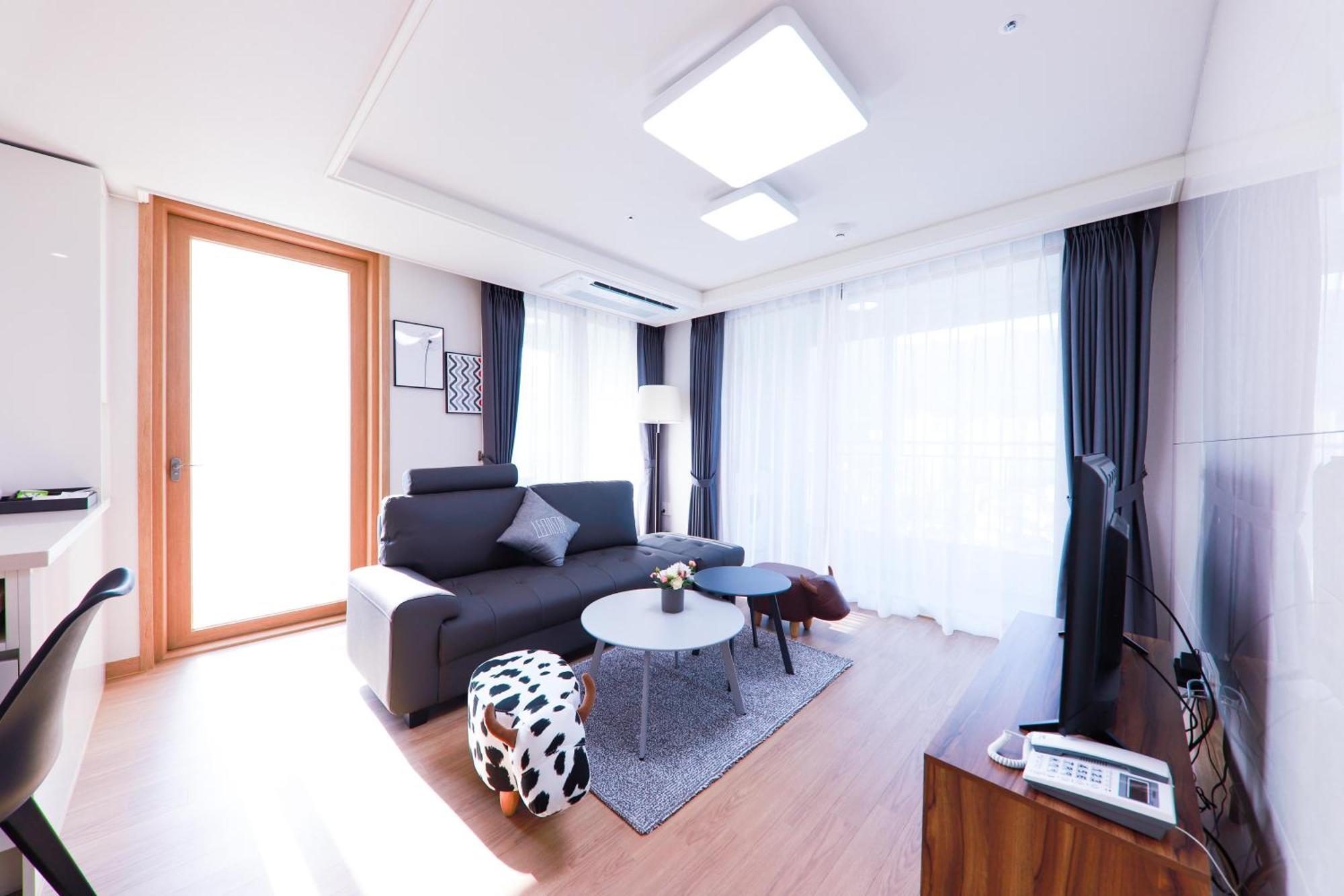Geoje Leein Stay Hotel Bagian luar foto