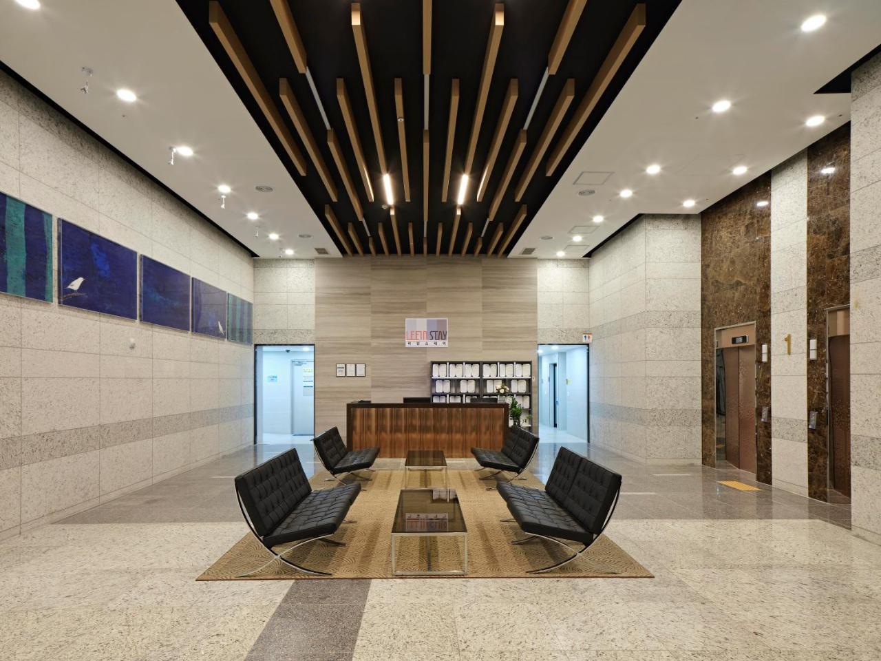 Geoje Leein Stay Hotel Bagian luar foto