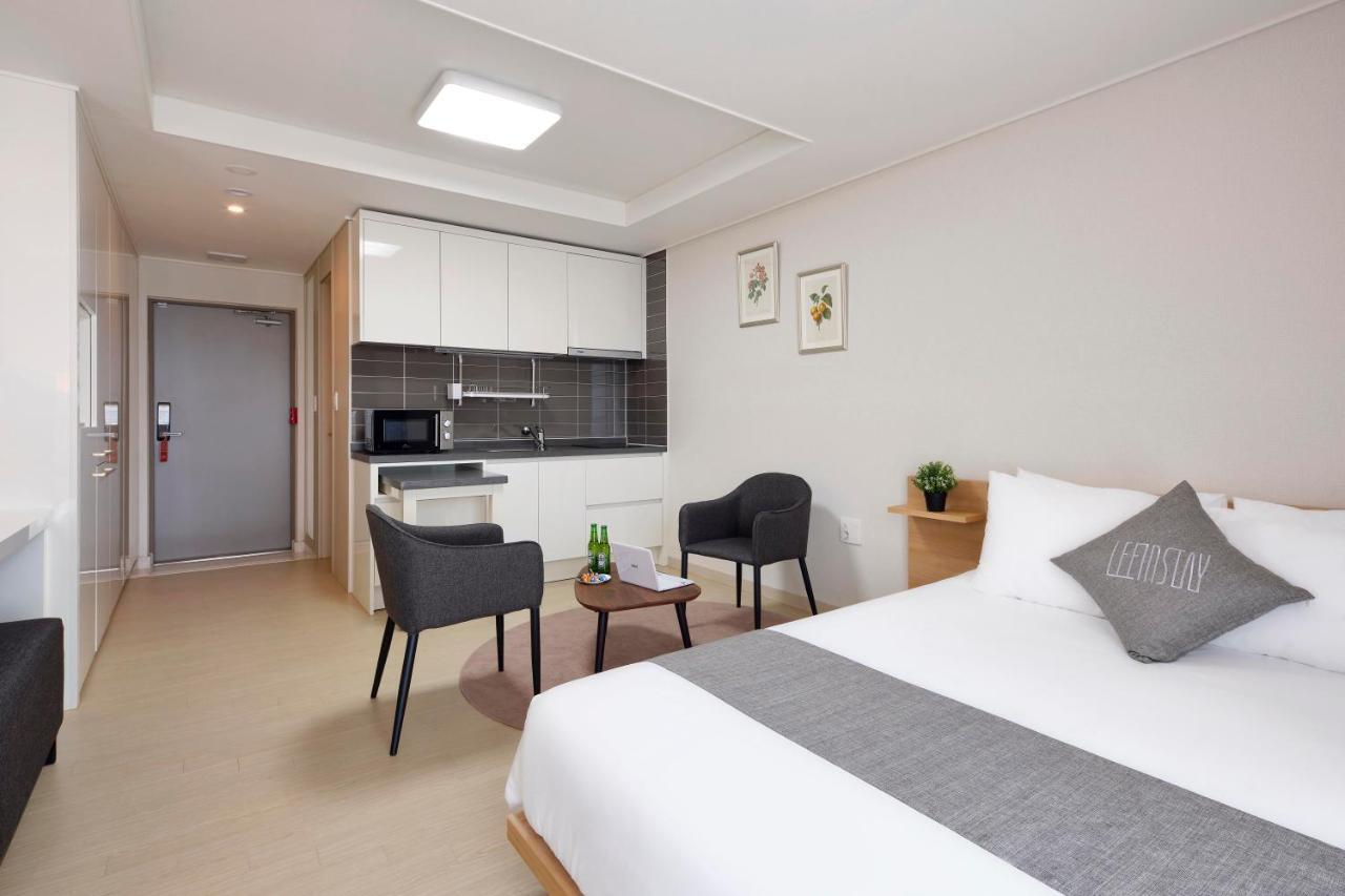 Geoje Leein Stay Hotel Bagian luar foto