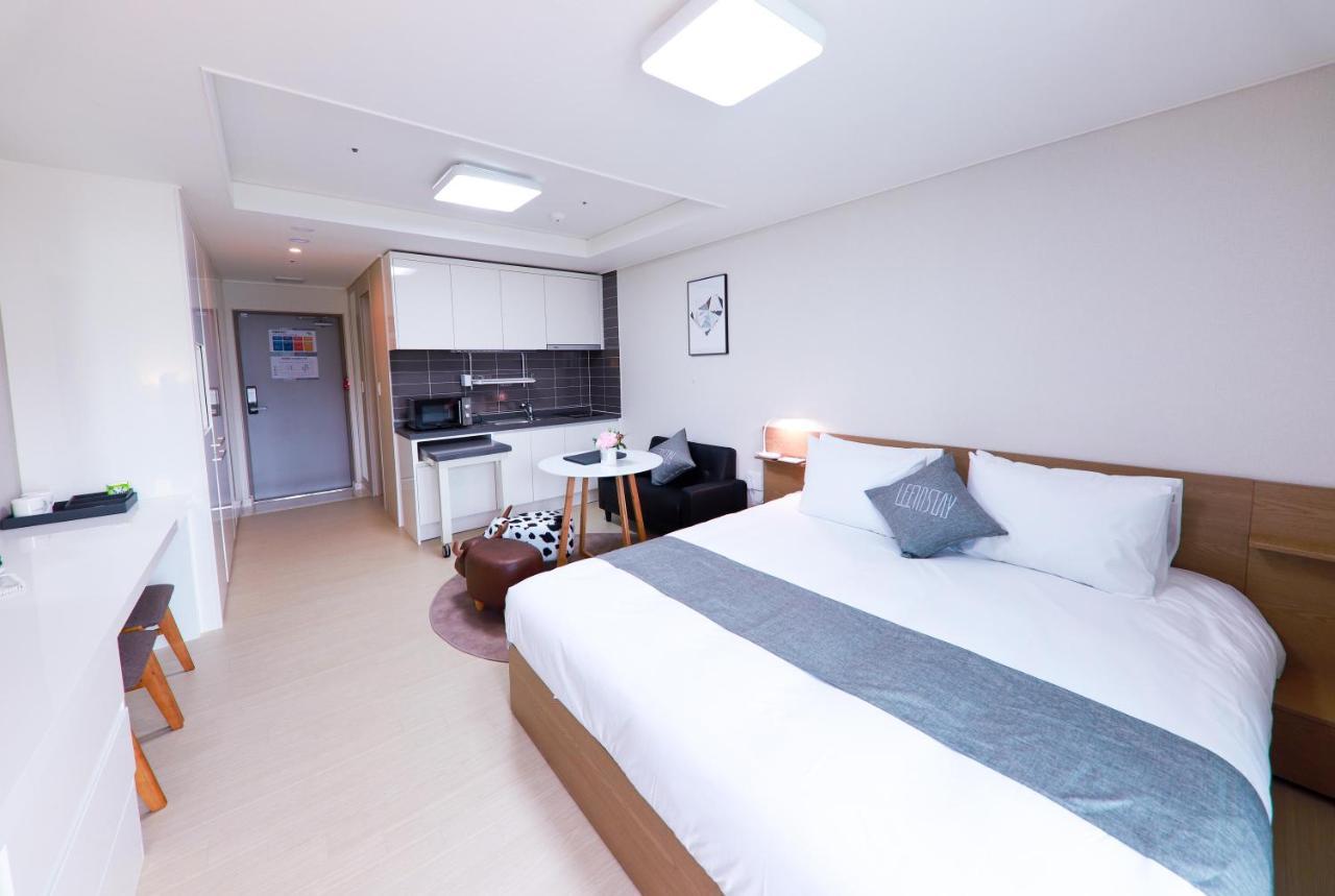 Geoje Leein Stay Hotel Bagian luar foto