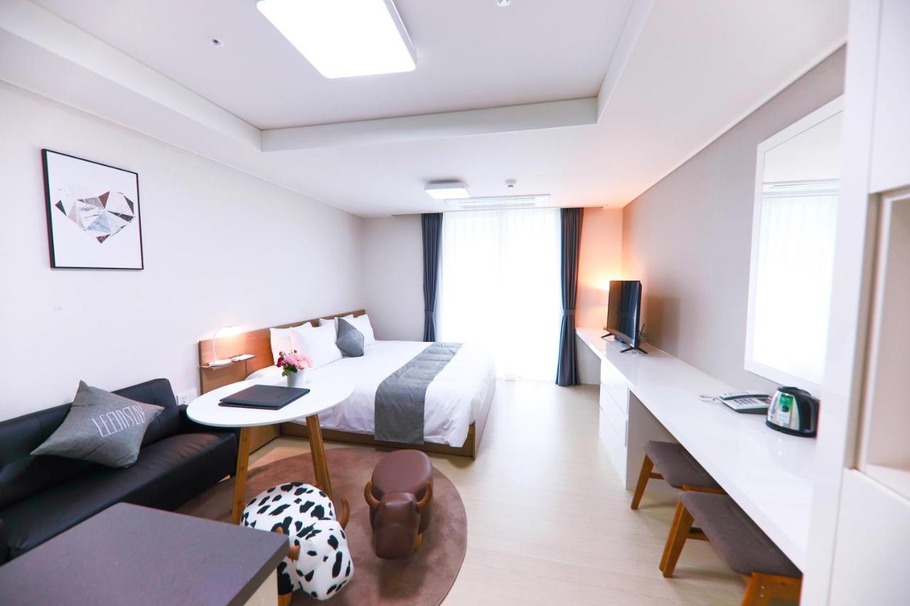 Geoje Leein Stay Hotel Bagian luar foto
