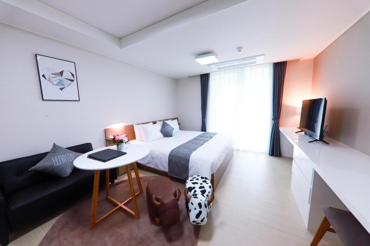 Geoje Leein Stay Hotel Bagian luar foto
